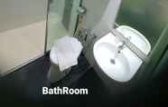 In-room Bathroom 7 Hotel Kenari Asri Kudus
