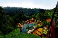 Kolam Renang Nandini Jungle by Hanging Gardens