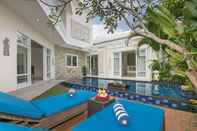 Swimming Pool Awila Villas Kuta 