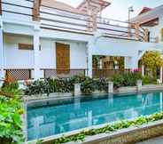 Kolam Renang 2 Family Hotel Gradia 2