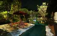 Swimming Pool 7 Lorin Dwangsa Solo Hotel