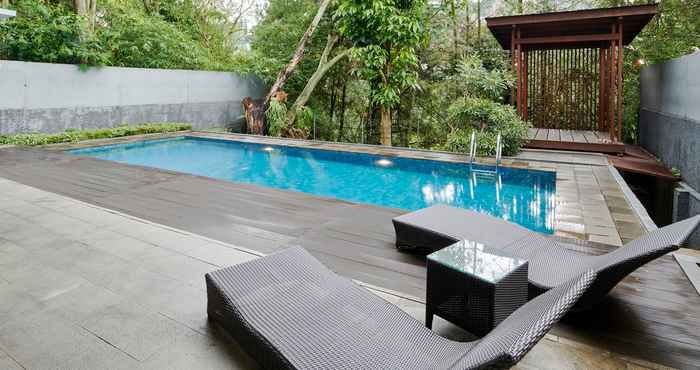 Kolam Renang 5 BR Hill View Villa with a private pool 1