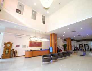 Lobby 2 Lampion Hotel Solo