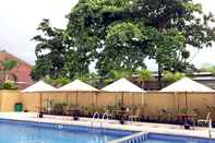 Swimming Pool Tasneem Convention Hotel Yogyakarta