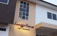 Bangunan 6 Jangga House Bed & Breakfast