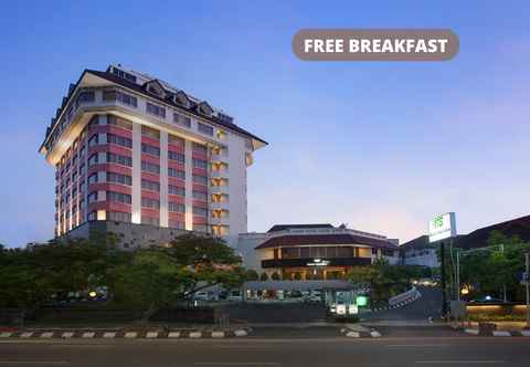 Exterior Hotel Santika Premiere Semarang