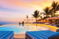 Swimming Pool Hotel Komune and Beach Club Bali