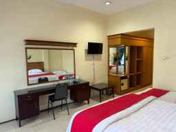 New Hotel Bougenville, SGD 32