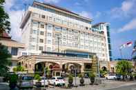 Luar Bangunan Gran Senyiur Hotel