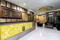 Lobby RedDoorz Plus @ Tuparev Cirebon