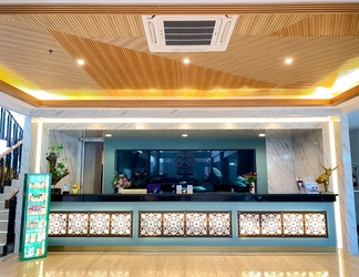 Lobby 2 LUXURY MALIOBORO HOTEL