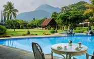 Swimming Pool 5 eL Hotel Kartika Wijaya Batu