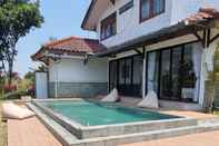 Swimming Pool Villa ChavaMinerva Bata - Ciater Highland Resort