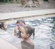 Swimming Pool 4 Melati Resort & Hotel