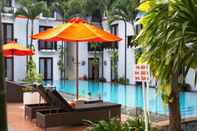 Swimming Pool HARRIS Hotel Kuta Tuban Bali