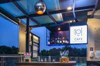 Bar, Cafe and Lounge THE 1O1 Jakarta Sedayu Darmawangsa