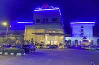 Bên ngoài Hotel Prima Cirebon