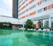 Swimming Pool 7 HARRIS Hotel Batam Center