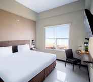 Bedroom 7 Tree Hotel Panakkukang Makassar by LIFE