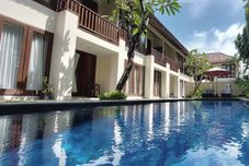 Swimming Pool Sekuta Condo Suites