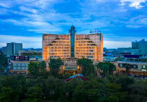 Exterior Hotel Ciputra Semarang managed by Swiss-Belhotel International 