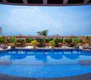 Swimming Pool 5 Hotel Ciputra Semarang managed by Swiss-Belhotel International 