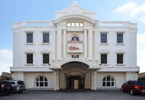 Exterior Grande Hotel Lampung Powered by Archipelago