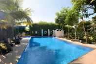 Swimming Pool Hotel Kusma