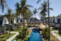 Swimming Pool Jambuluwuk Oceano Gili Trawangan Resort