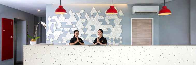 Lobi Amaris Hotel Bandara Soekarno Hatta