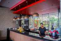 Bar, Kafe, dan Lounge 100 Sunset Kuta Hotel & Ballroom