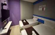 Kamar Tidur 4 Bintang Tiga Guest House