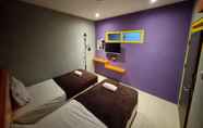 Kamar Tidur 5 Bintang Tiga Guest House