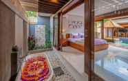 Toilet Kamar 6 Nyanyi Sanctuary Villa by Ini Vie Hospitality