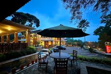 外観 Akasa Hotel Kaliurang