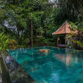 Swimming Pool 1 Sari Bamboo Villas, Bakso Super Solo Mas Tri 호텔