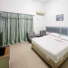 Bedroom 1 RedDoorz Syariah near Pelabuhan Sri Bintan Pura Tanjungpinang, Tanjung Pinang Hotels