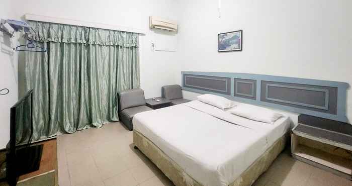 Bedroom RedDoorz Syariah near Pelabuhan Sri Bintan Pura Tanjungpinang