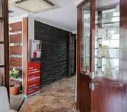 Lobi 6 RedDoorz near WaterBoom Lippo Cikarang