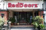 Exterior RedDoorz near WaterBoom Lippo Cikarang