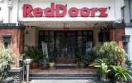 Exterior 3 RedDoorz near WaterBoom Lippo Cikarang