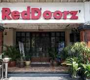 Bangunan 3 RedDoorz near WaterBoom Lippo Cikarang