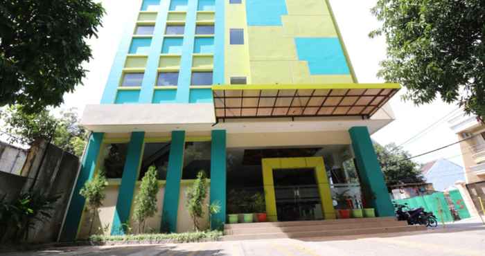 Exterior Hotel Artha Kencana Makassar