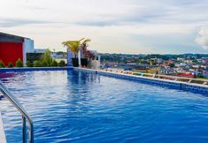 Swimming Pool 2 Radja Hotel Samarinda