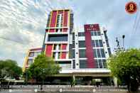 Bên ngoài G Hotel Pontianak