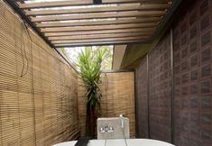 Phòng tắm bên trong 6 Djoglo Luxury Bungalow
