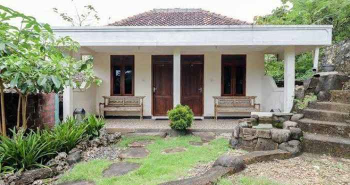 Exterior Rock Garden Homestay