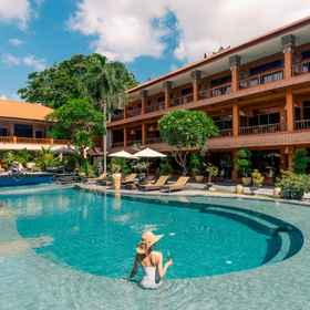Swimming Pool 1 Wina Holiday Villa Kuta Bali, Everything IDR 100.000 Hotels