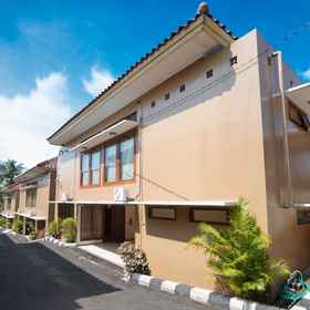Exterior / Building 1 Sutan Raja Villa Kuningan, Josaphat Sudarso Catholic Private Mid-School, Cigugur Hotels