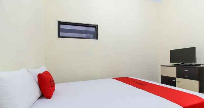 Bedroom RedDoorz near Rumah Sakit Condong Catur